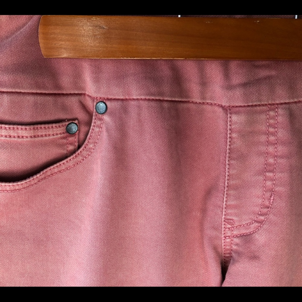 Ankle length stretch jeans